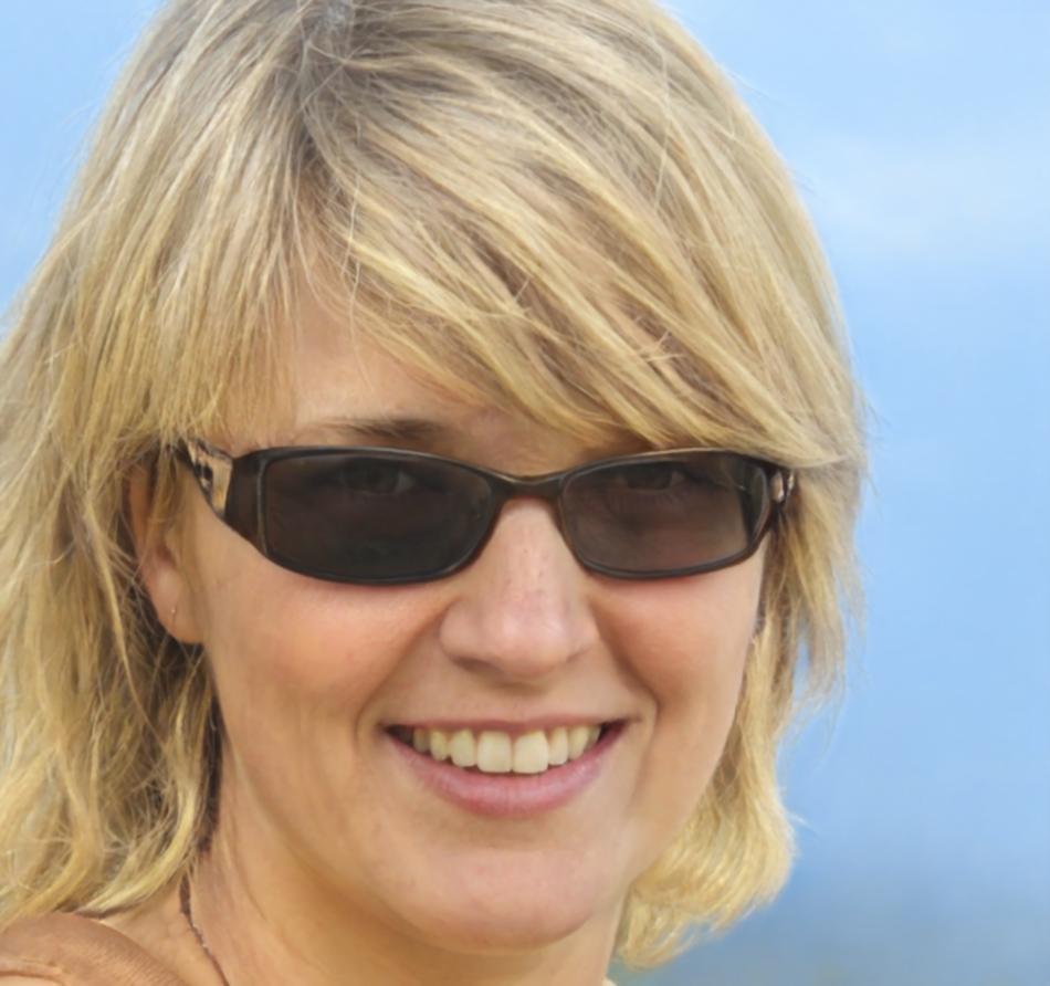 Portrait de Camille Moreau, formatrice experte en analyse financière